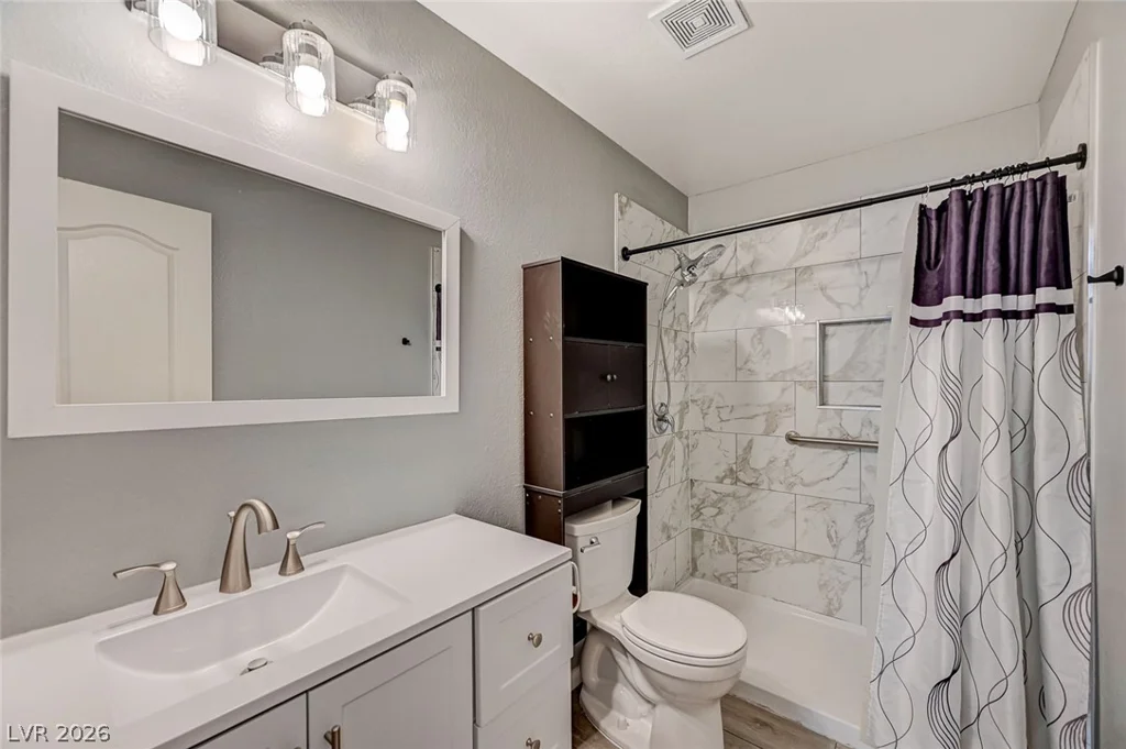 1221 Blazing Sand, Las Vegas, NV 89110