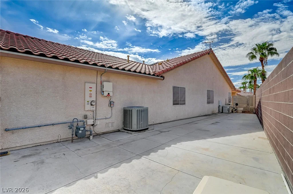 1221 Blazing Sand, Las Vegas, NV 89110