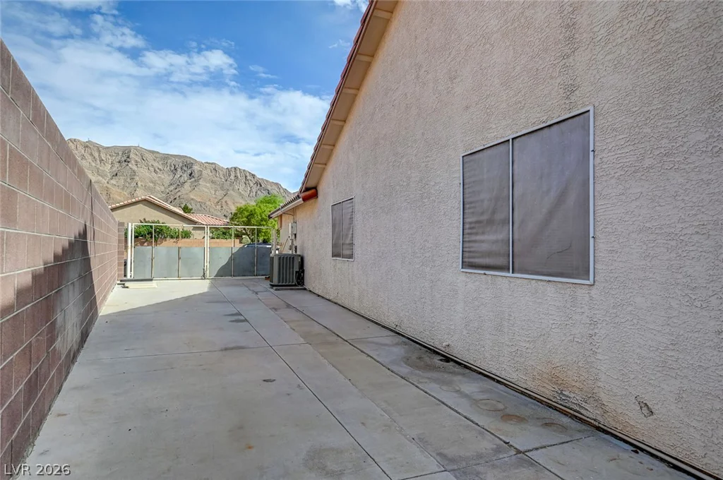 1221 Blazing Sand, Las Vegas, NV 89110