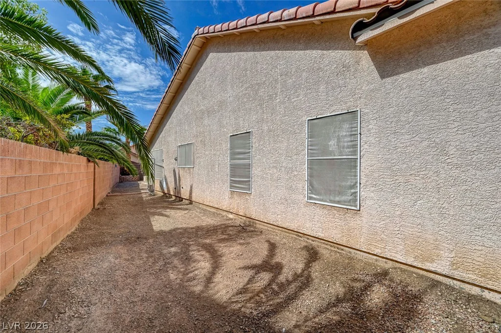 1221 Blazing Sand, Las Vegas, NV 89110
