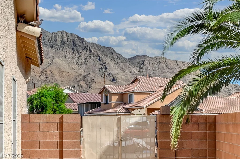 1221 Blazing Sand, Las Vegas, NV 89110