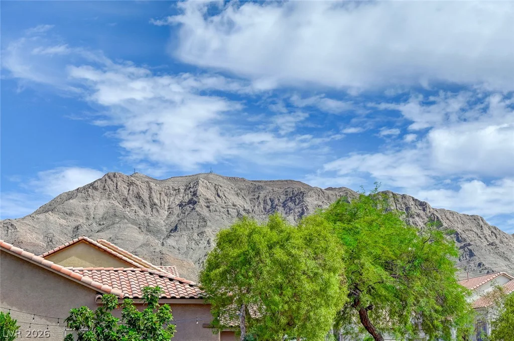 1221 Blazing Sand, Las Vegas, NV 89110