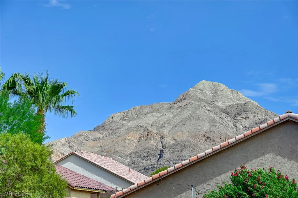 1221 Blazing Sand, Las Vegas, NV 89110