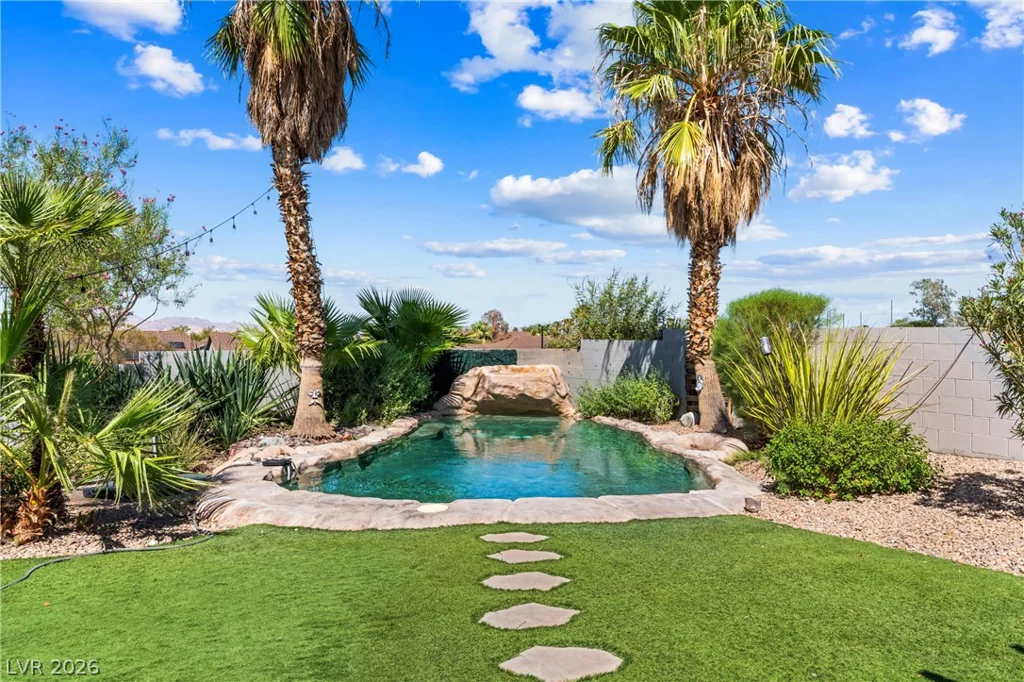 424 Waterwheel Falls, Henderson, NV 89015
