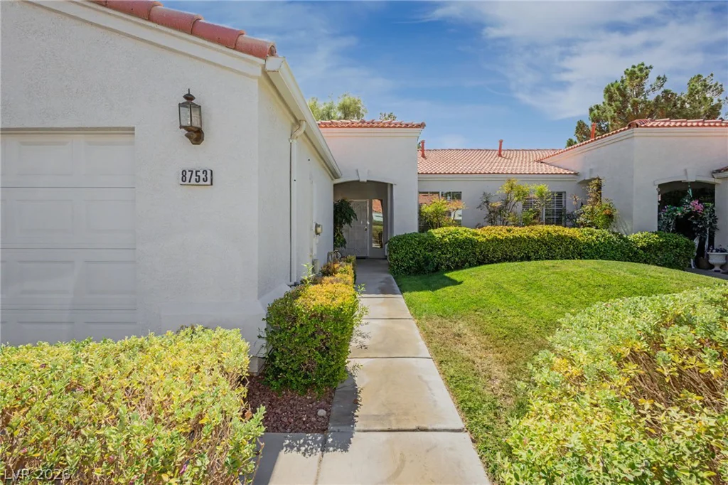 8753 Reef Island, Las Vegas, NV 89147