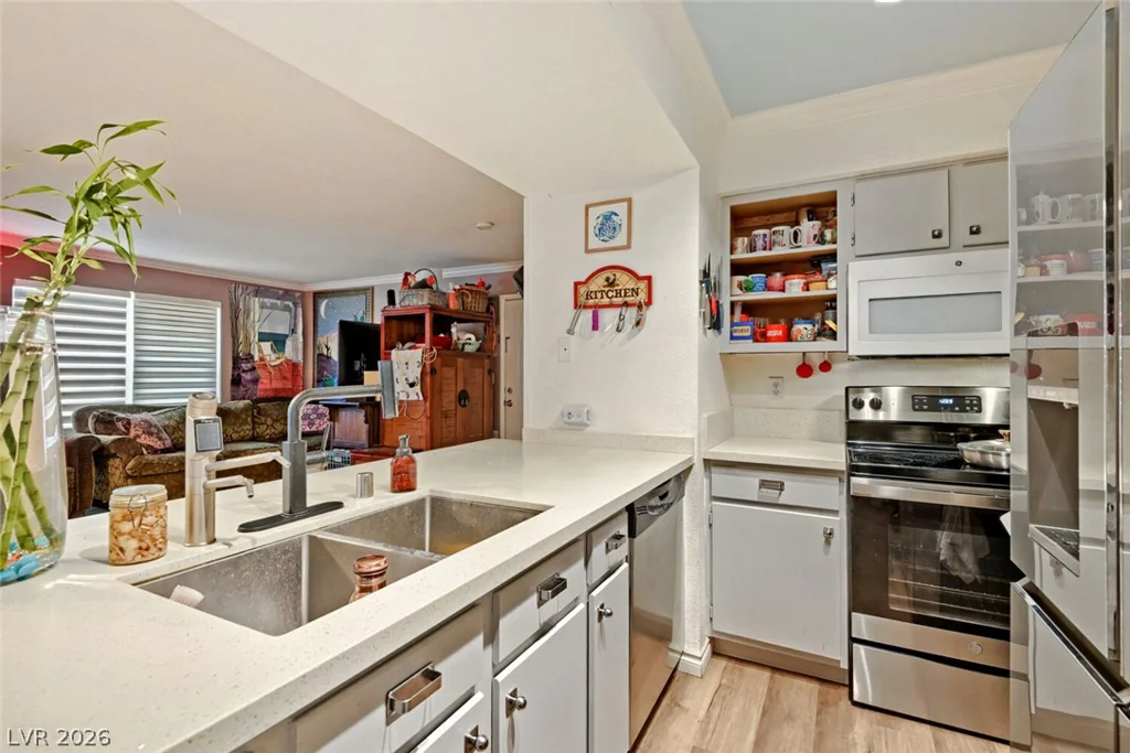 8101 Flamingo, Las Vegas, NV 89147