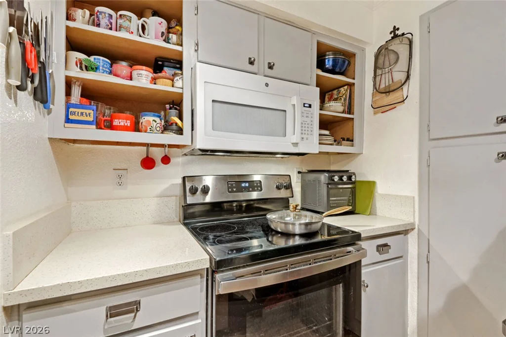 8101 Flamingo, Las Vegas, NV 89147