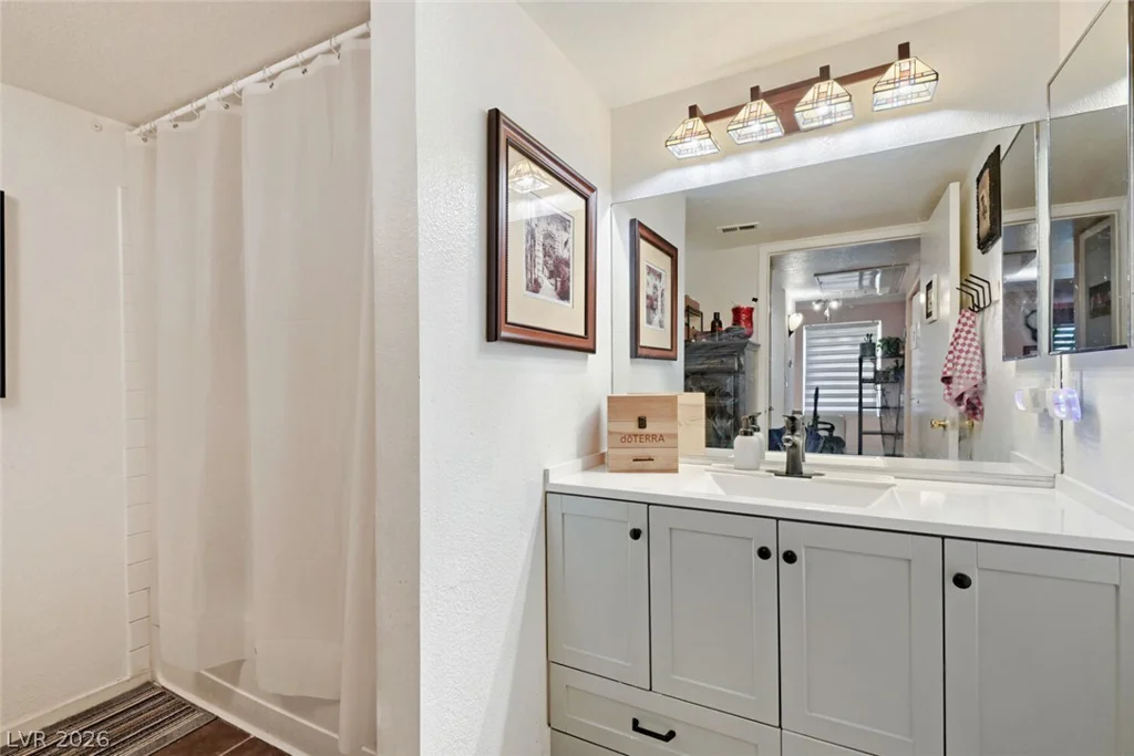 8101 Flamingo, Las Vegas, NV 89147