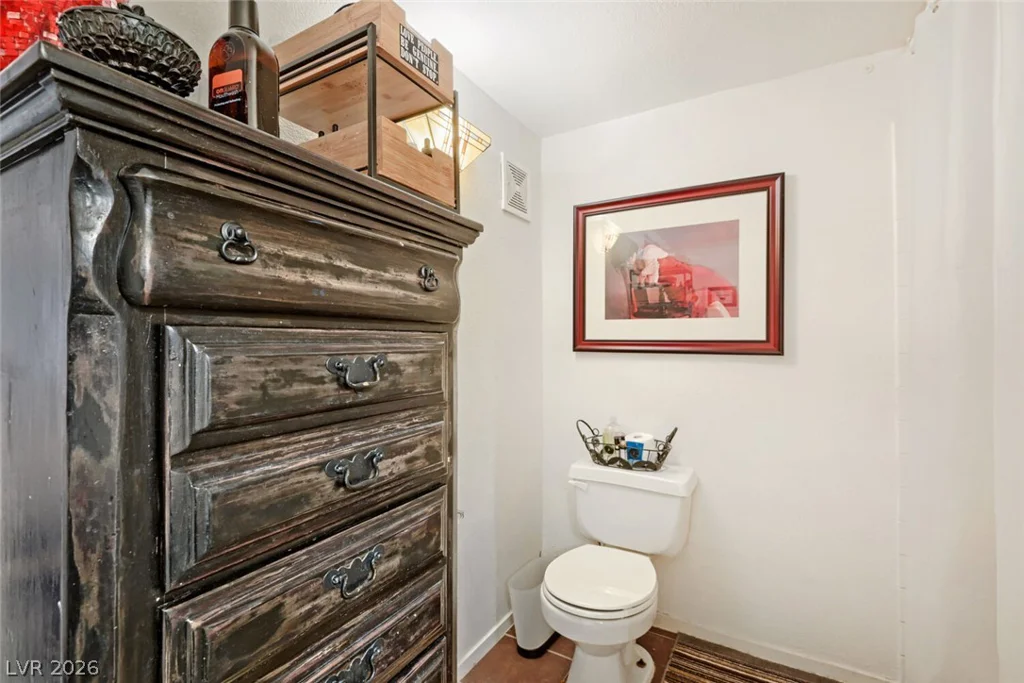 8101 Flamingo, Las Vegas, NV 89147