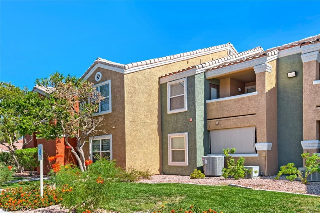 8101 Flamingo, Las Vegas, NV 89147