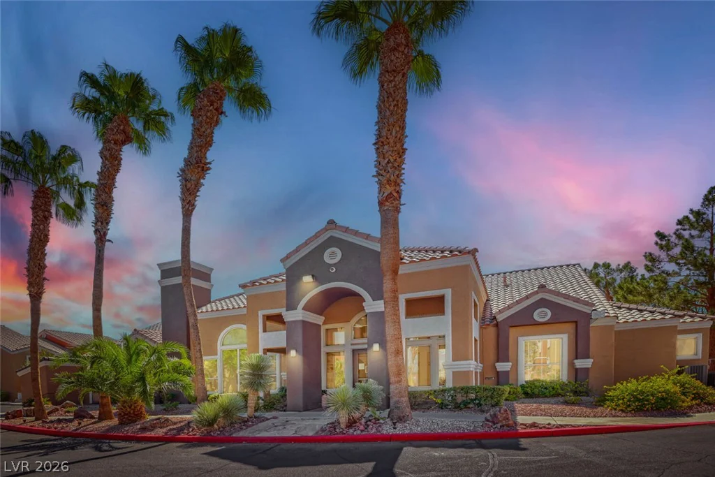 8101 Flamingo, Las Vegas, NV 89147