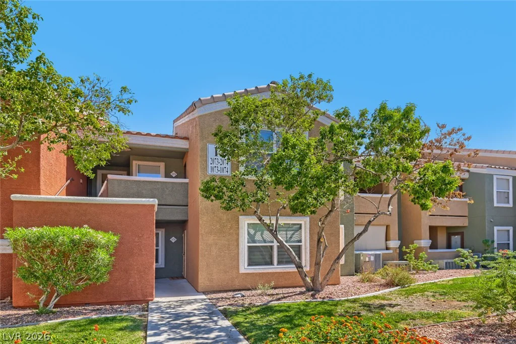 8101 Flamingo, Las Vegas, NV 89147