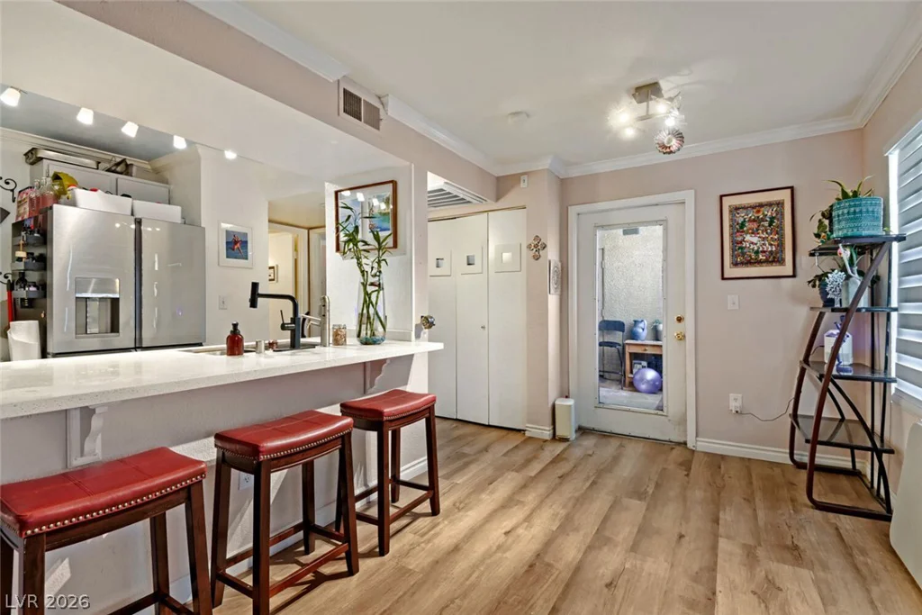 8101 Flamingo, Las Vegas, NV 89147