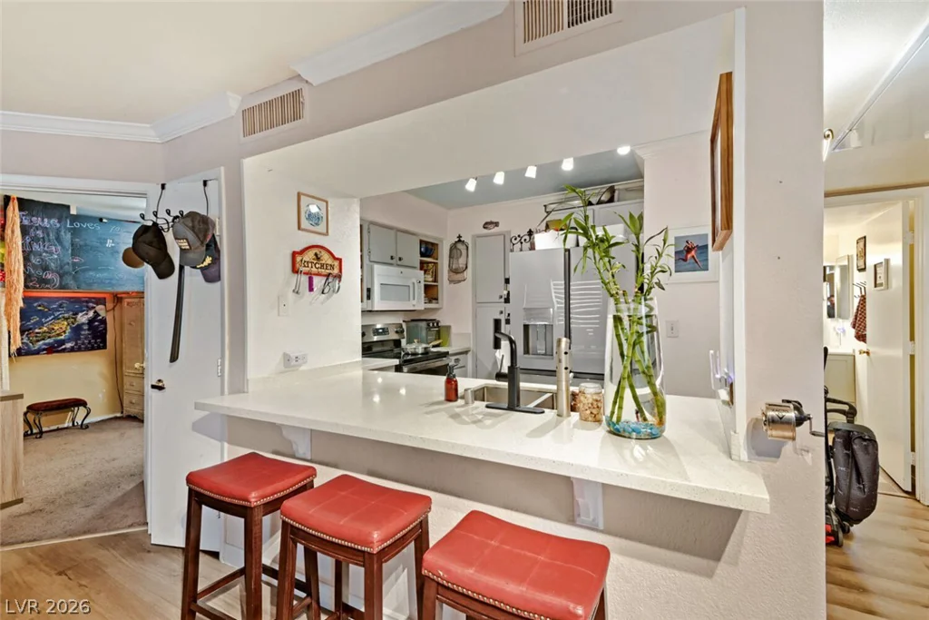 8101 Flamingo, Las Vegas, NV 89147