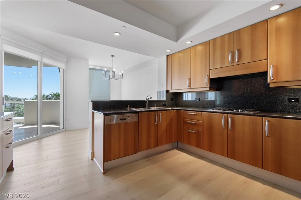 2857 Paradise, Las Vegas, NV 89109
