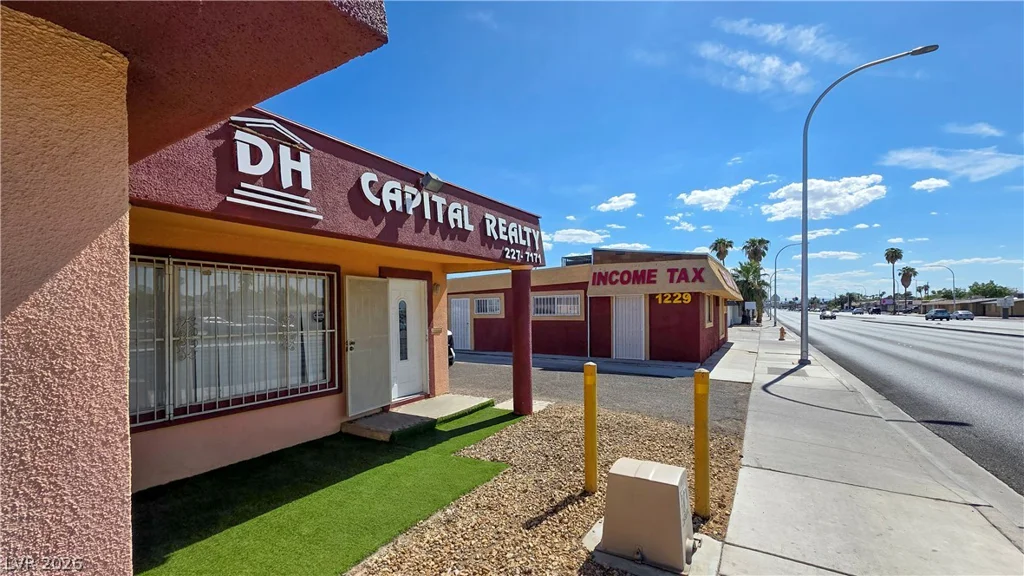 1325 Eastern, Las Vegas, NV 89104