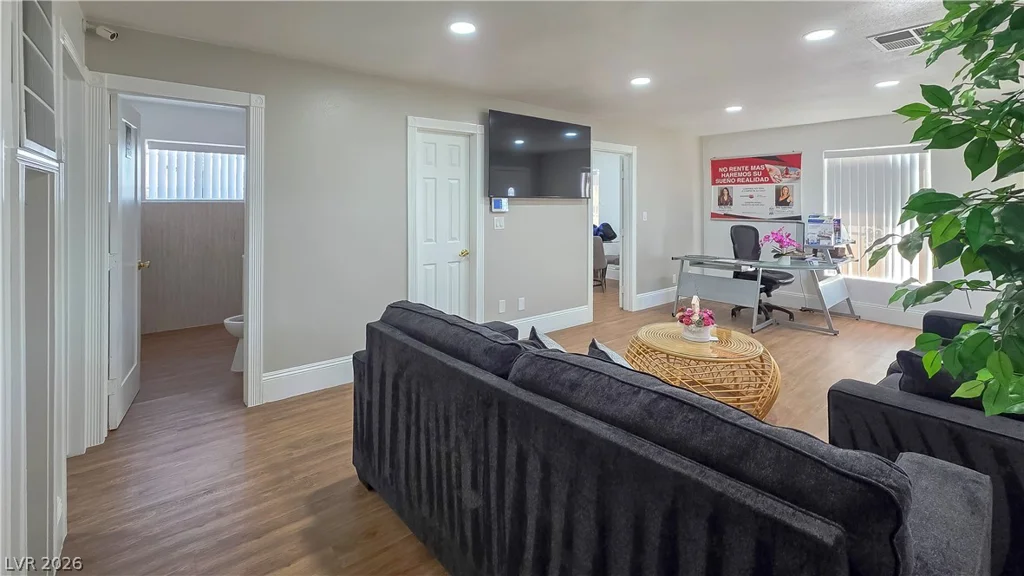 1325 Eastern, Las Vegas, NV 89104