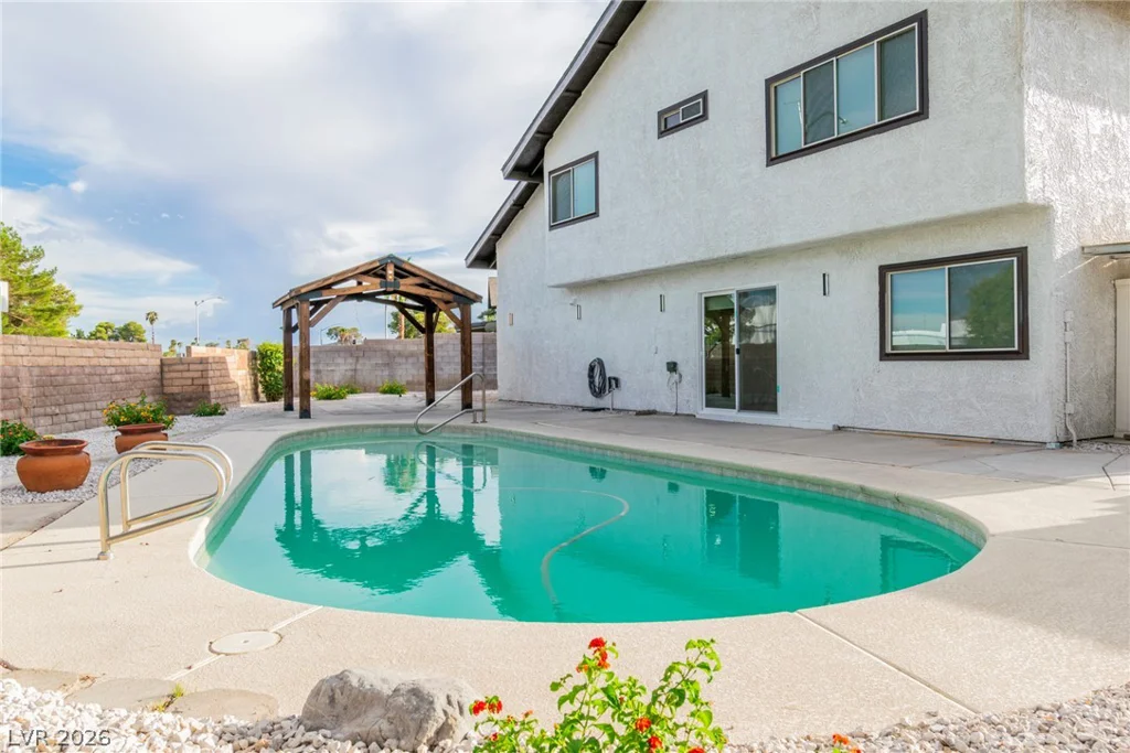 4132 Butterfield, Las Vegas, NV 89103