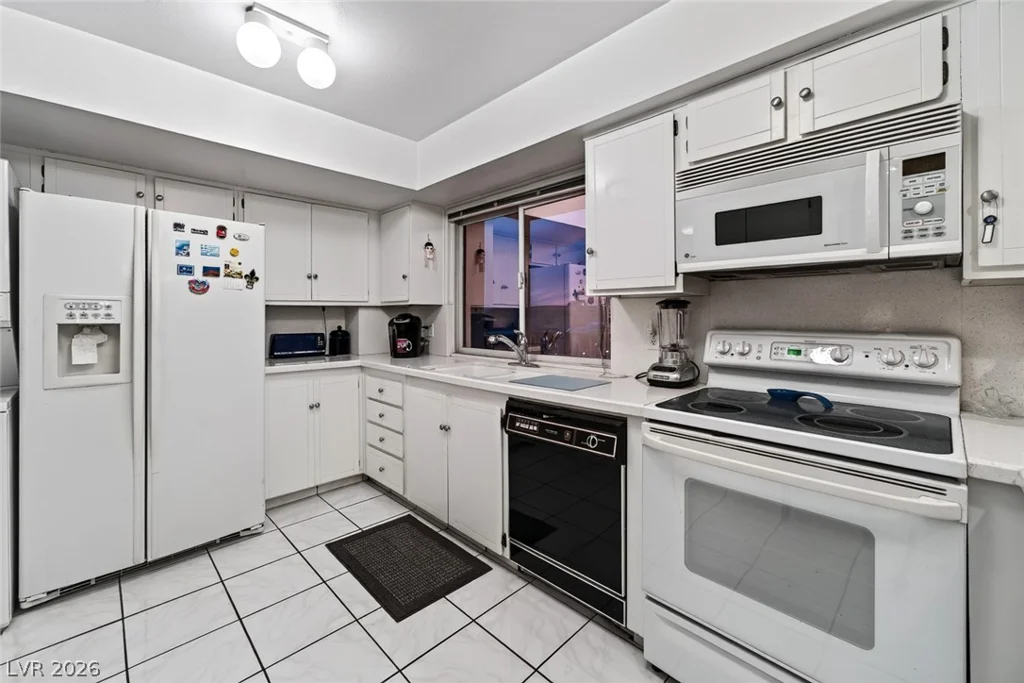 205 Harmon, Las Vegas, NV 89169