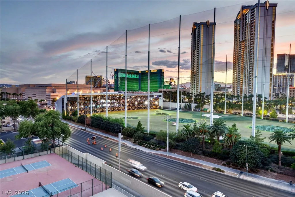 205 Harmon, Las Vegas, NV 89169
