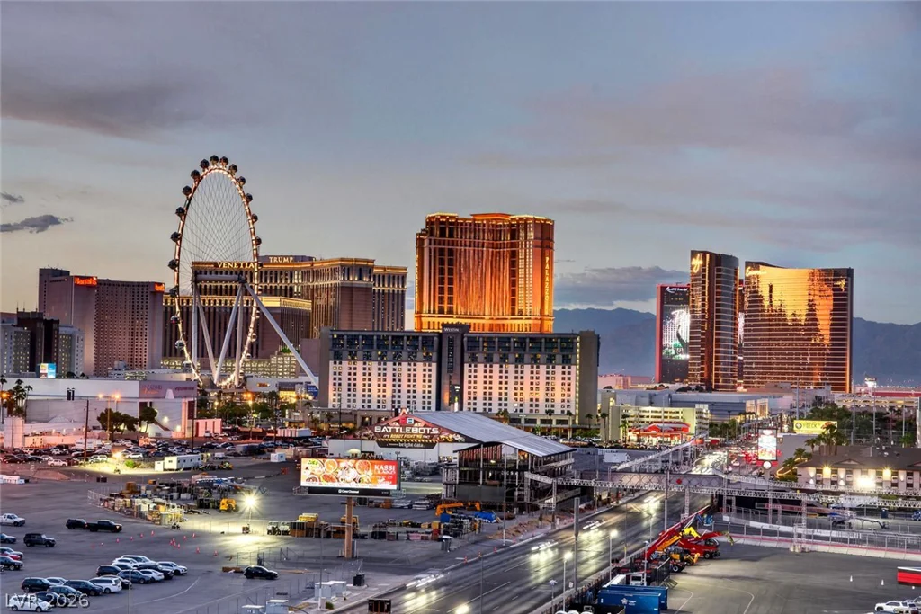 205 Harmon, Las Vegas, NV 89169