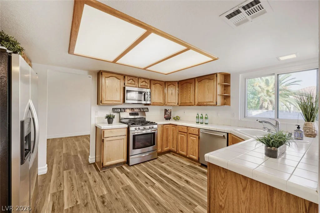 2105 Fountain Springs, Henderson, NV 89074