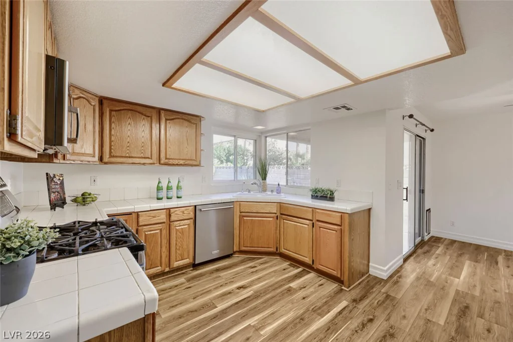 2105 Fountain Springs, Henderson, NV 89074