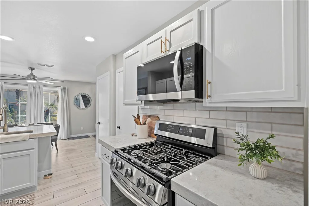 8212 Diamond Star, Las Vegas, NV 89145