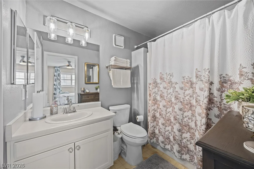 8212 Diamond Star, Las Vegas, NV 89145