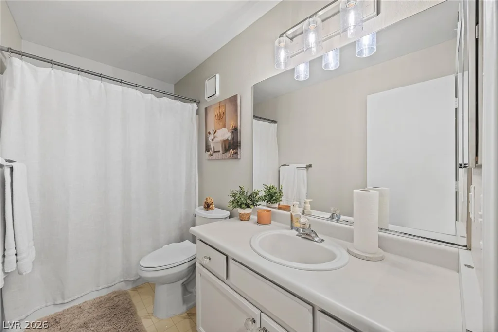 8212 Diamond Star, Las Vegas, NV 89145