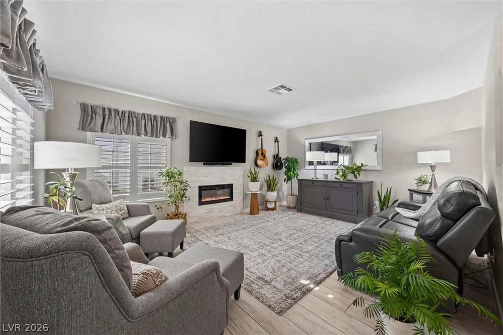 8212 Diamond Star, Las Vegas, NV 89145