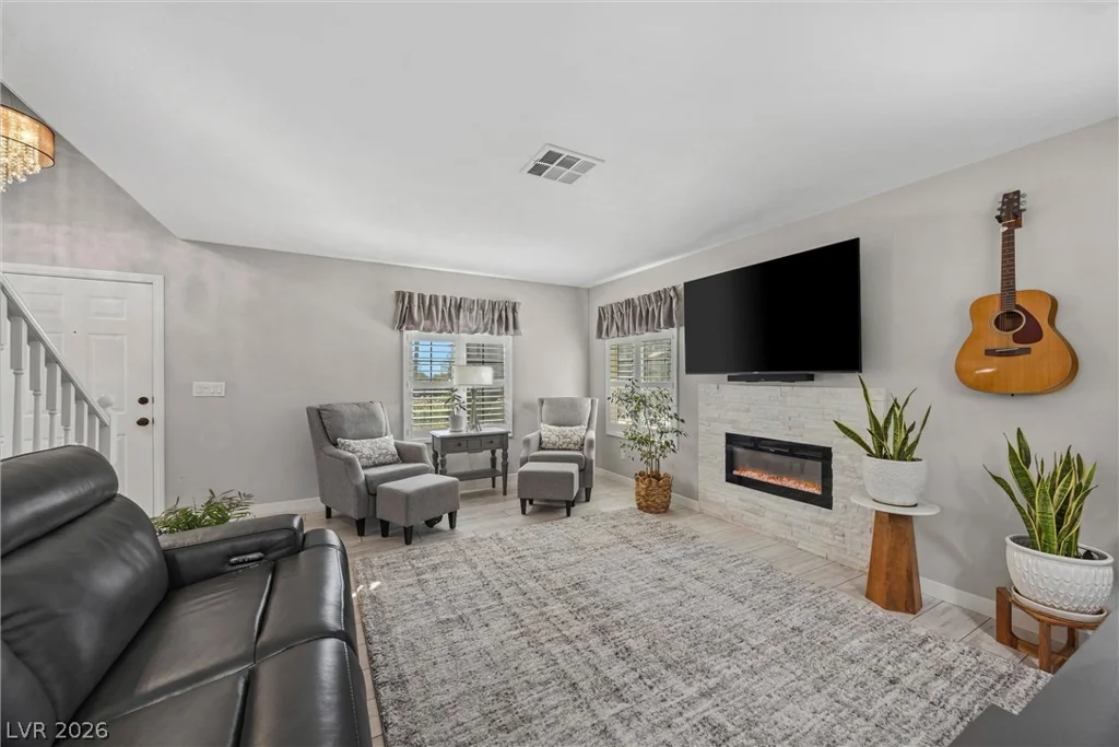 8212 Diamond Star, Las Vegas, NV 89145