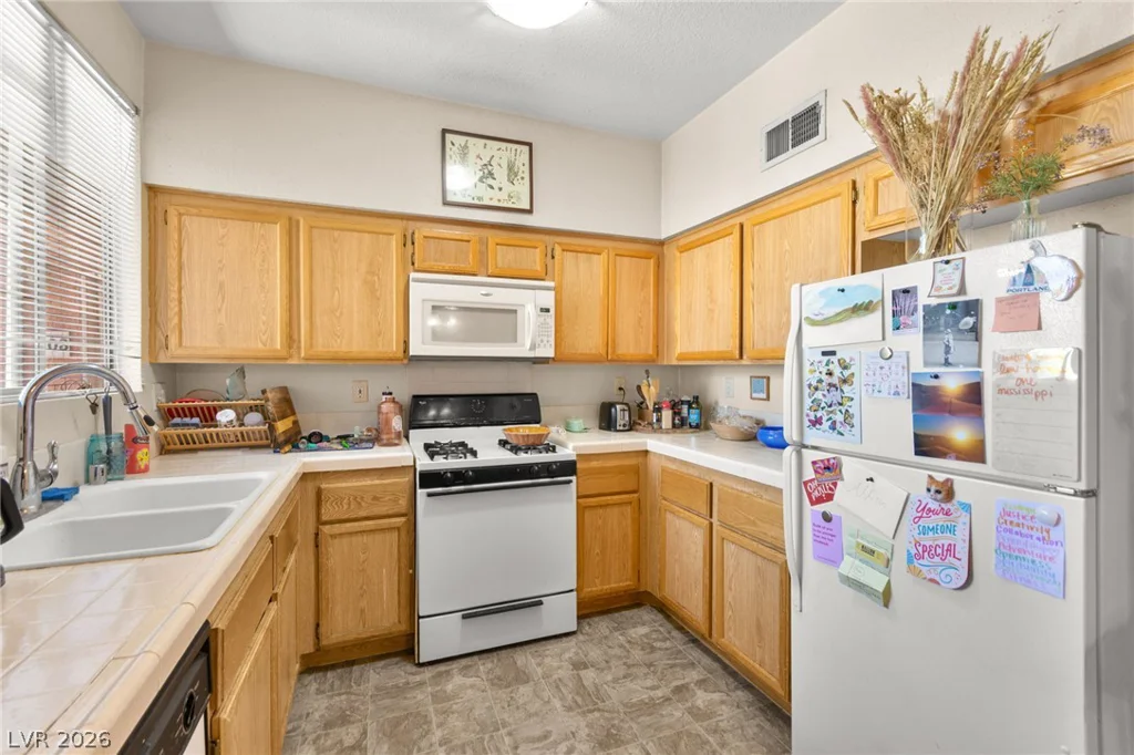 7628 Pacific Hills, Las Vegas, NV 89128
