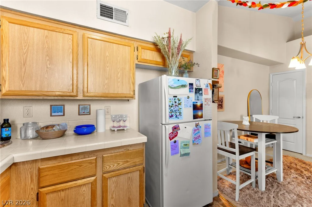 7628 Pacific Hills, Las Vegas, NV 89128