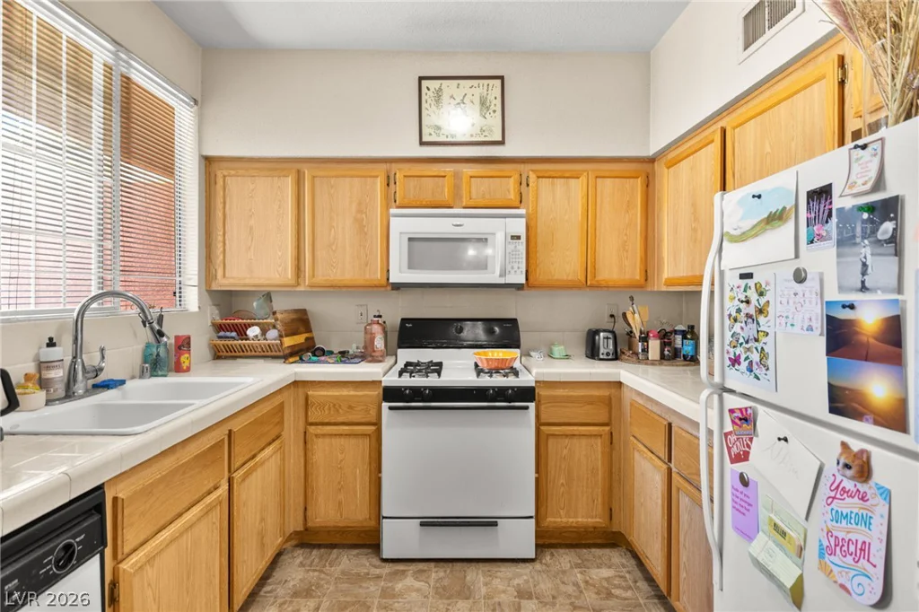 7628 Pacific Hills, Las Vegas, NV 89128