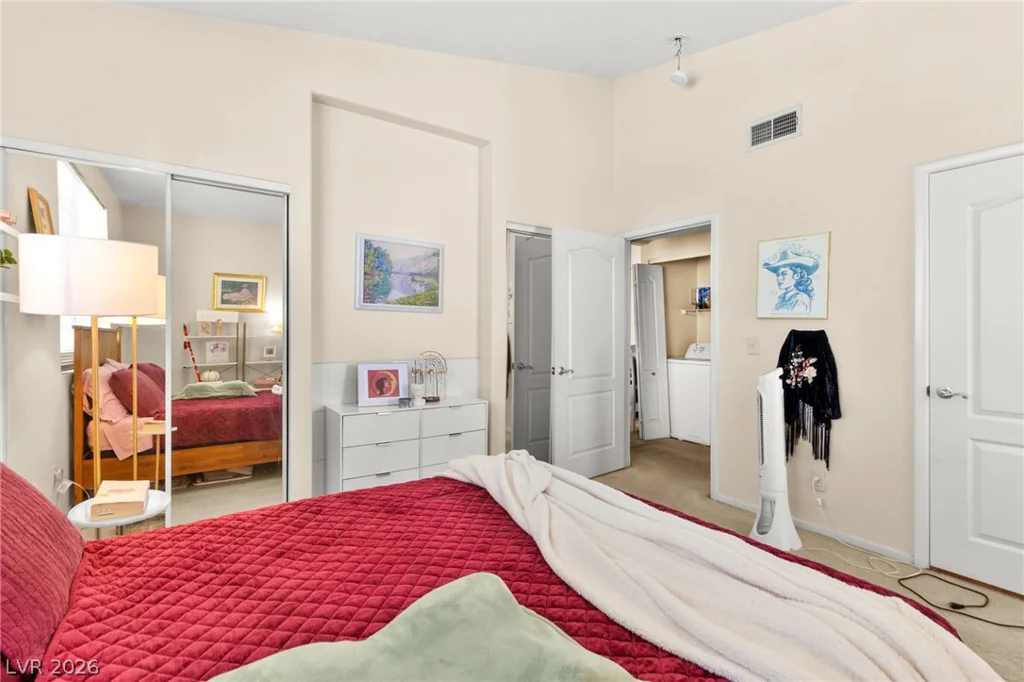 7628 Pacific Hills, Las Vegas, NV 89128