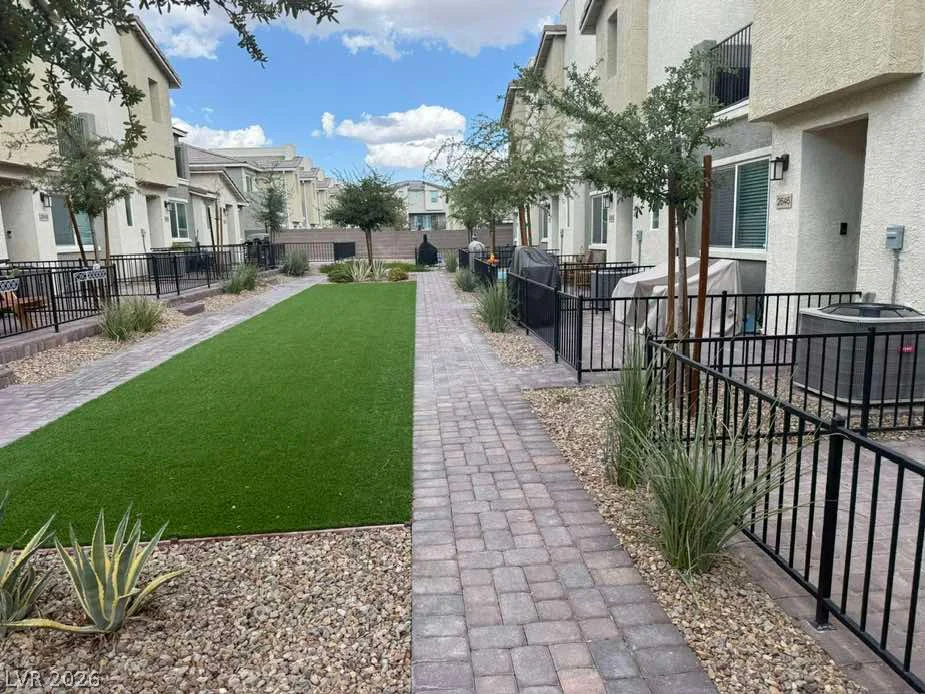 2642 Wimbledon White, North Las Vegas, NV 89086
