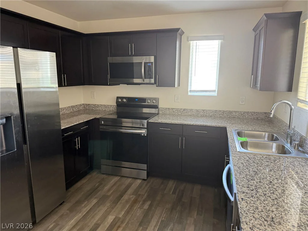 2642 Wimbledon White, North Las Vegas, NV 89086