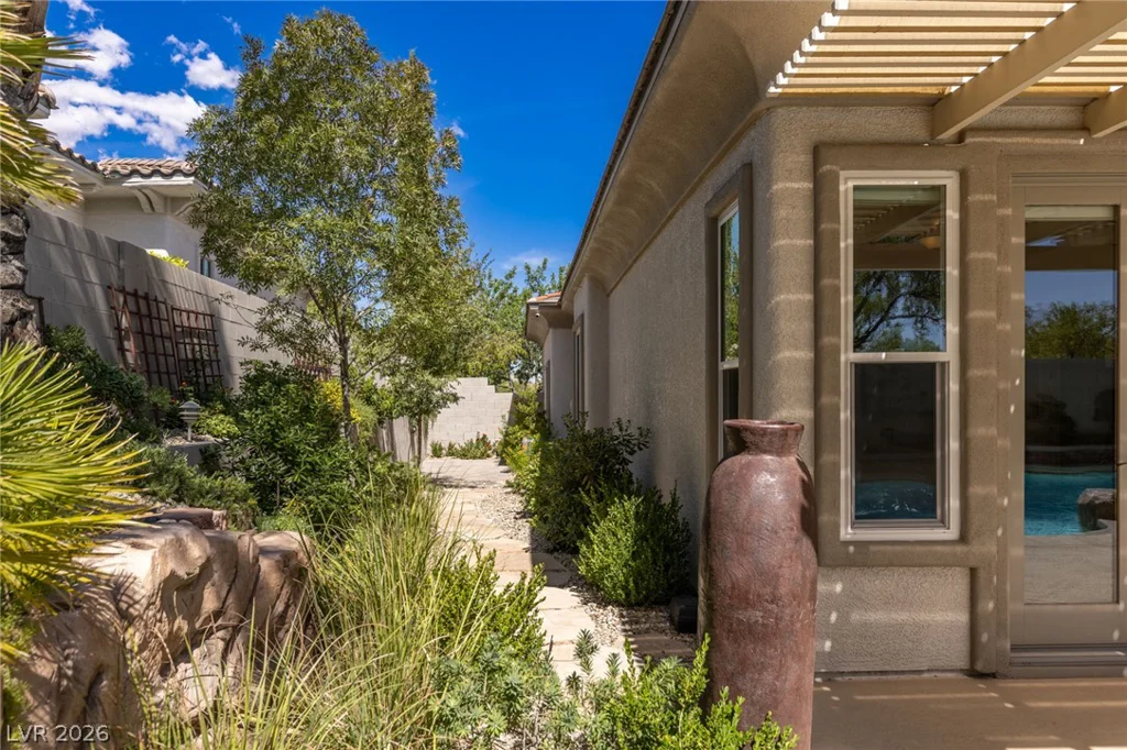 10713 Beringer, Las Vegas, NV 89144
