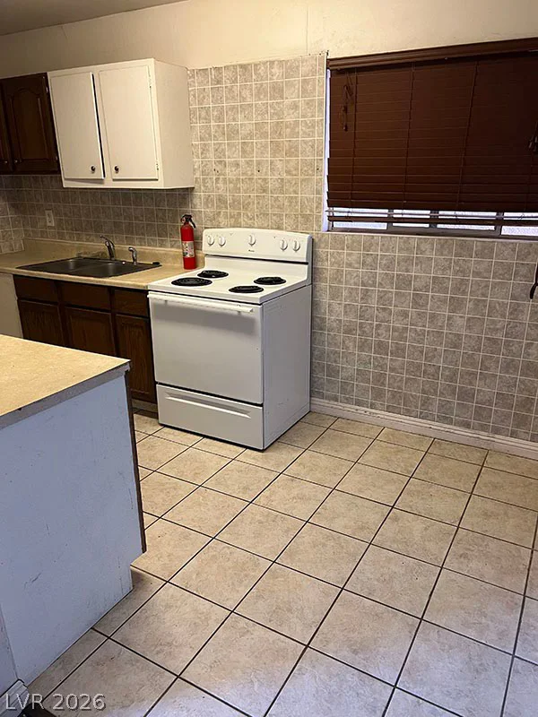 1801 Elm, Las Vegas, NV 89101