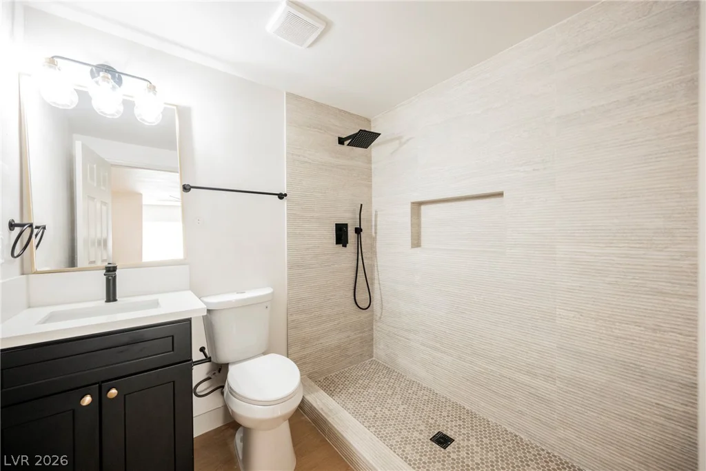 906 Baker, Las Vegas, NV 89108