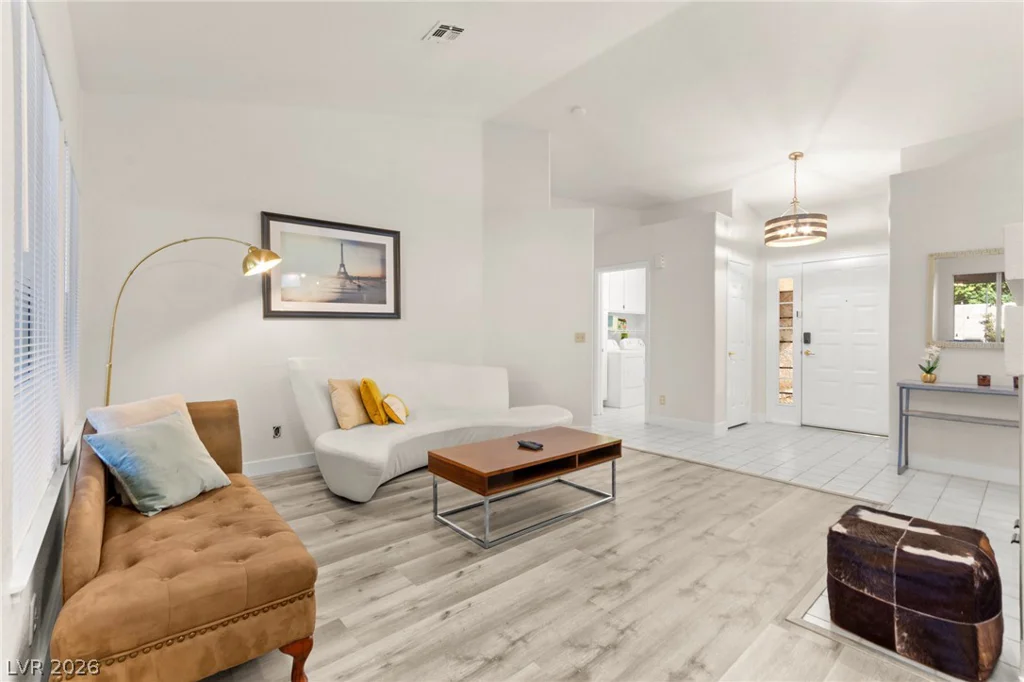 4708 Standing Bluff, Las Vegas, NV 89130