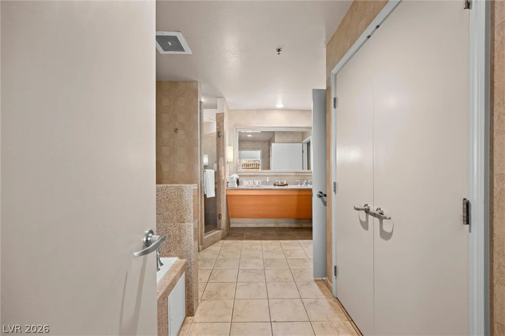 211 Flamingo, Las Vegas, NV 89169