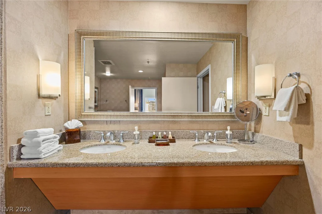 211 Flamingo, Las Vegas, NV 89169