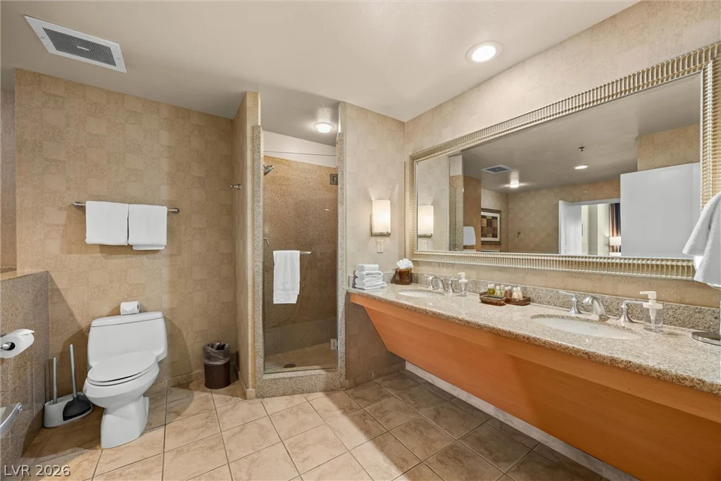 211 Flamingo, Las Vegas, NV 89169