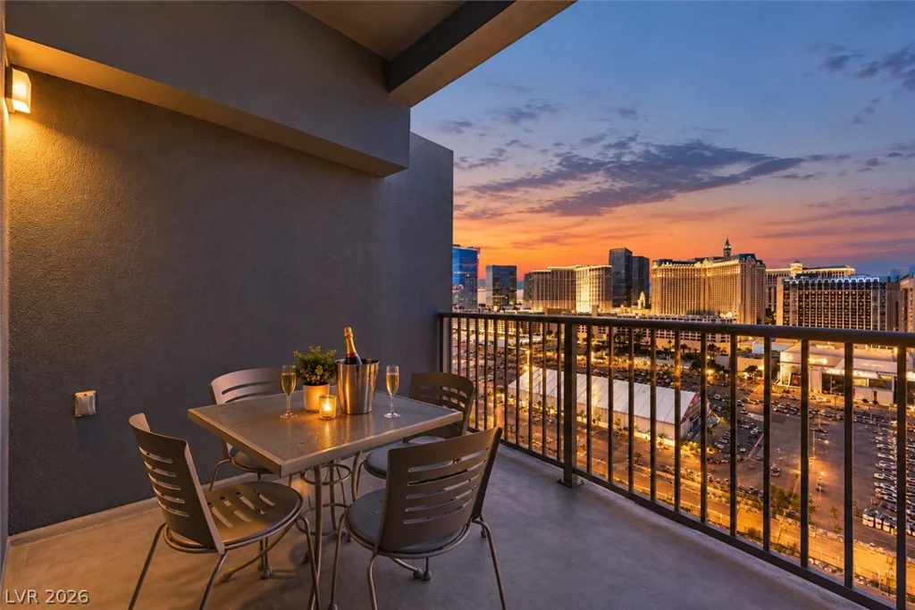 211 Flamingo, Las Vegas, NV 89169