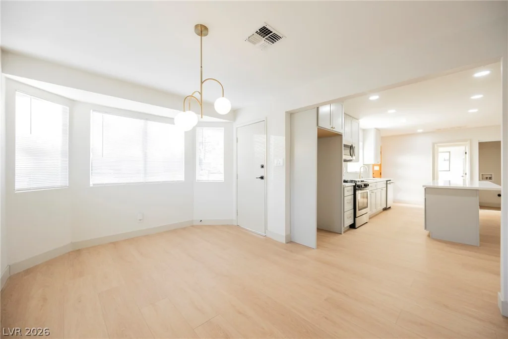 1004 Baker, Las Vegas, NV 89108