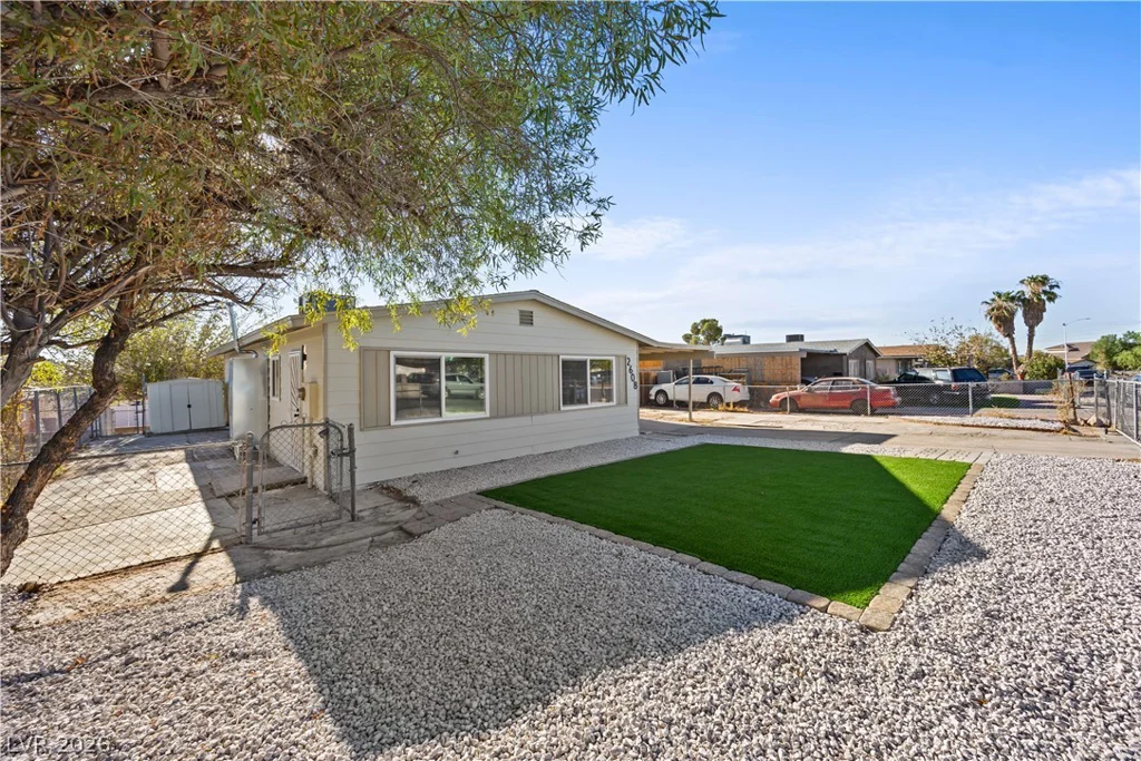 2608 Englestad, North Las Vegas, NV 89030