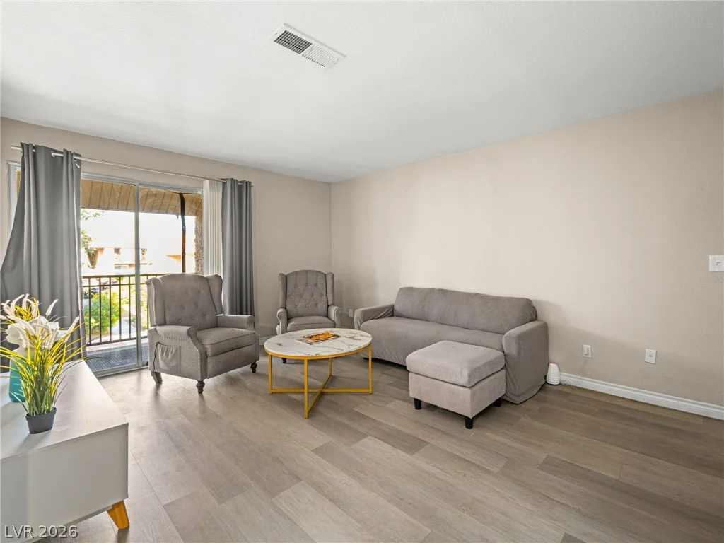 4450 Sandy River, Las Vegas, NV 89103
