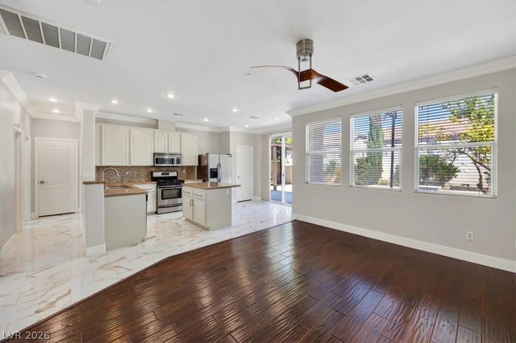 262 Fox Lake, Las Vegas, NV 89148
